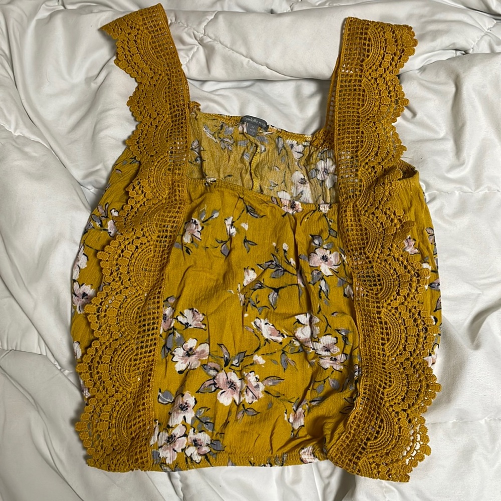 Gold floral crop top blouse Size: M